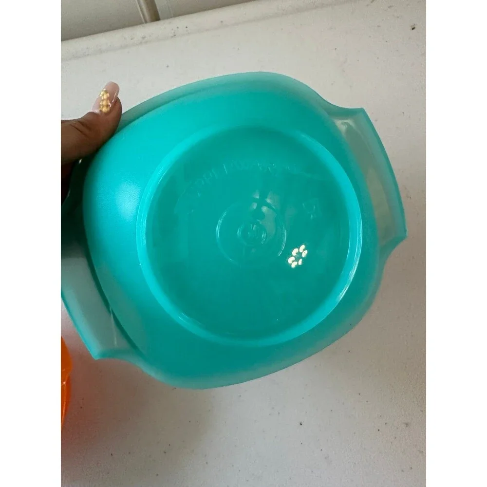 New Tupperware Servalier Food Storage Bowls Containers Mix Lot 4 Piece Set